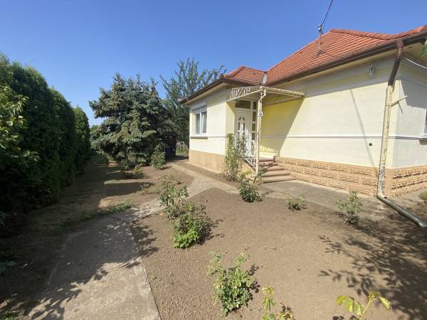 eladó családi ház, Péteri