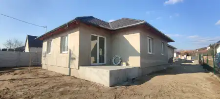 Eladó új építésű ikerház, Pécel 3 szoba 87 m² 91 M Ft
