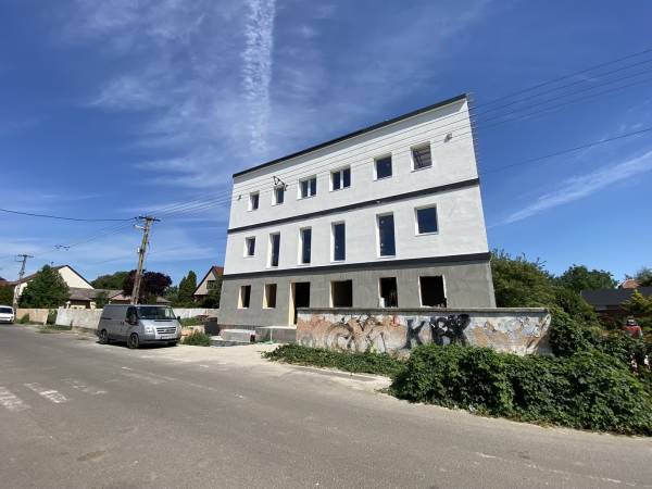 eladó újépítésű téglalakás, Maglód